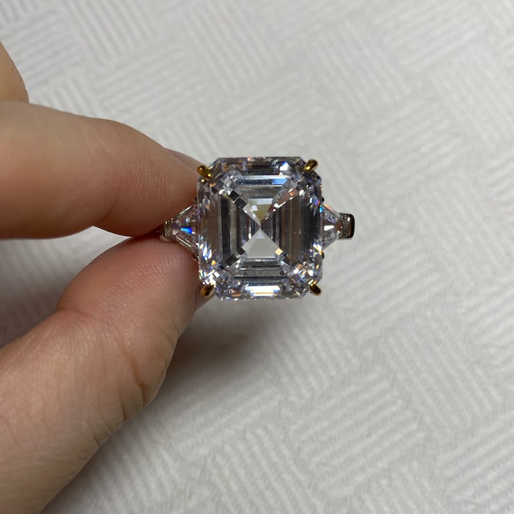 17 Carat Simulated Diamond Ring